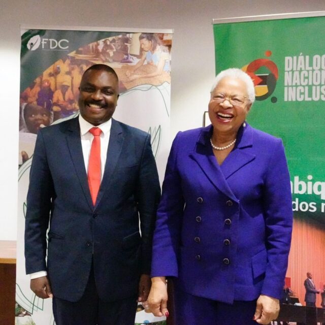 Com a Dra Graça Machel ,Presidente do Conselho de Administração no ambiente do Dialgo Nacional Inclusivo